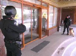 В центрі Ужгорода терористи захопили готель